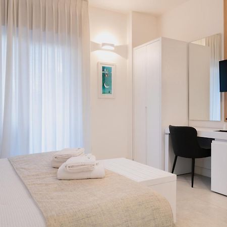 Lo Studio Di Viale Lo Re Camere & Caffe' เลชเช ภายนอก รูปภาพ